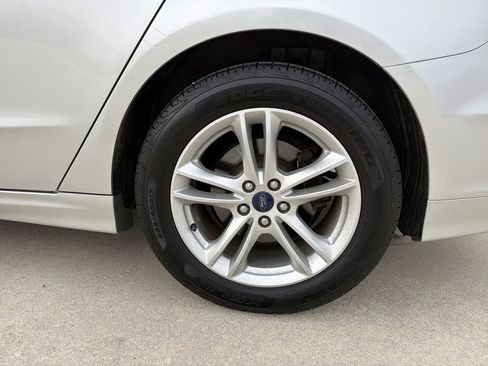 Used 2018 Ford Fusion SE image 32