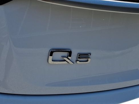 Used 2022 Audi Q5 e Premium AWD/4WD image 29