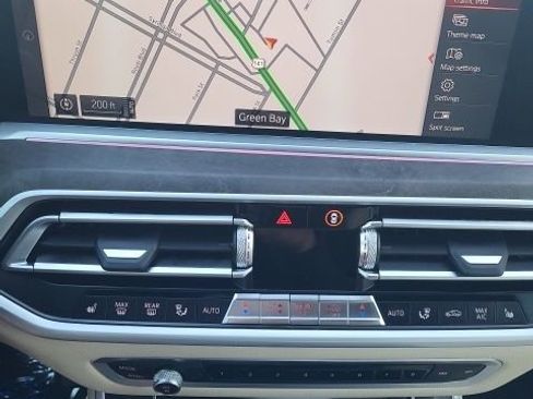 Used 2022 BMW X5 xDrive40i w/ M Sport Package image 4