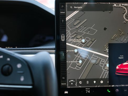 Used 2021 Tesla Model S Plaid image 24