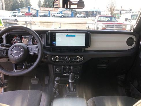 Used 2024 Jeep Wrangler Sport S image 12