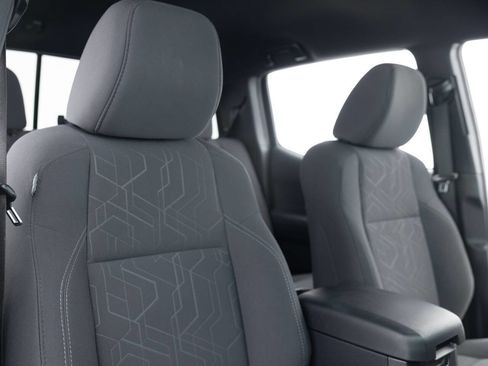 Used 2017 Toyota Tacoma SR5 image 26