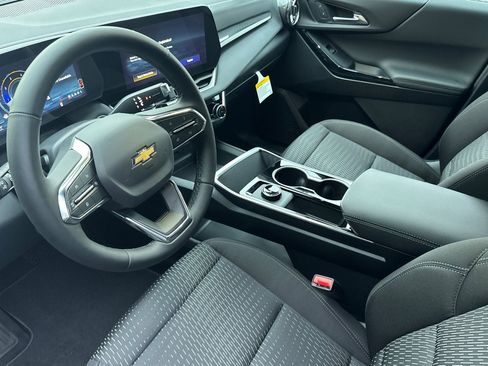 New 2026 Chevrolet Equinox LT image 8