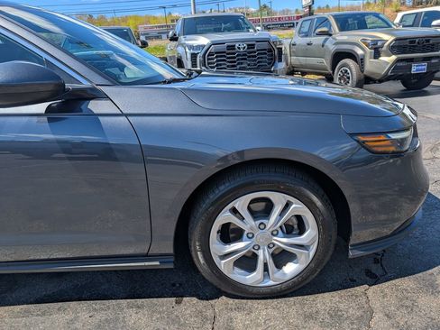 Used 2025 Honda Accord LX image 11