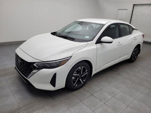 Used 2025 Nissan Sentra SV image 2