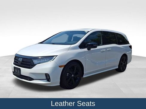 Used 2023 Honda Odyssey Sport image 4