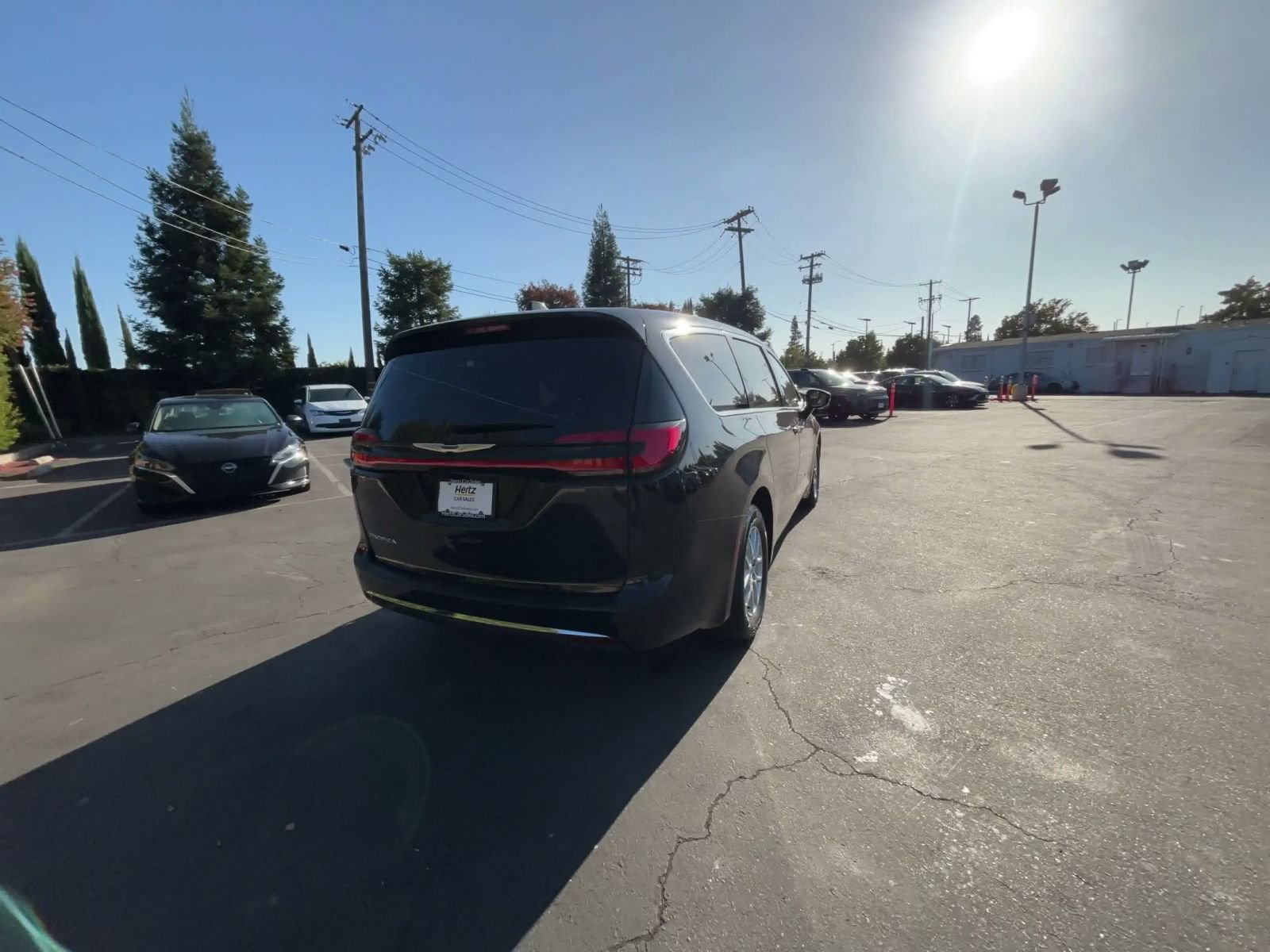 Used 2025 Chrysler Pacifica Select FWD image 13