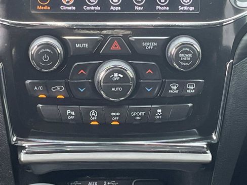 Used 2021 Jeep Grand Cherokee Laredo X AWD/4WD image 12