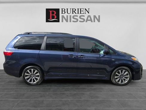 Used 2020 Toyota Sienna XLE w/ XLE Navigation Package AWD/4WD image 6