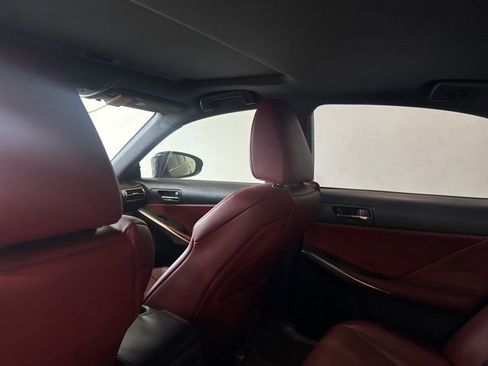 Used 2016 Lexus IS 200t RWD image 9