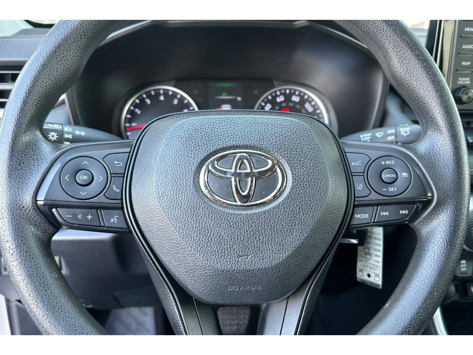 Used 2019 Toyota RAV4 LE w/ Carpet Mat Package FWD image 24