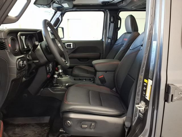 Used 2025 Jeep Gladiator Rubicon w/ Convenience Group AWD/4WD image 12