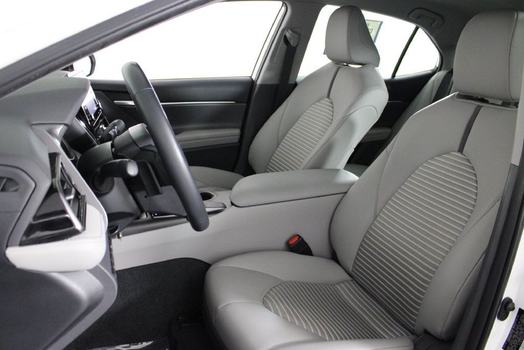 Used 2023 Toyota Camry SE FWD image 18