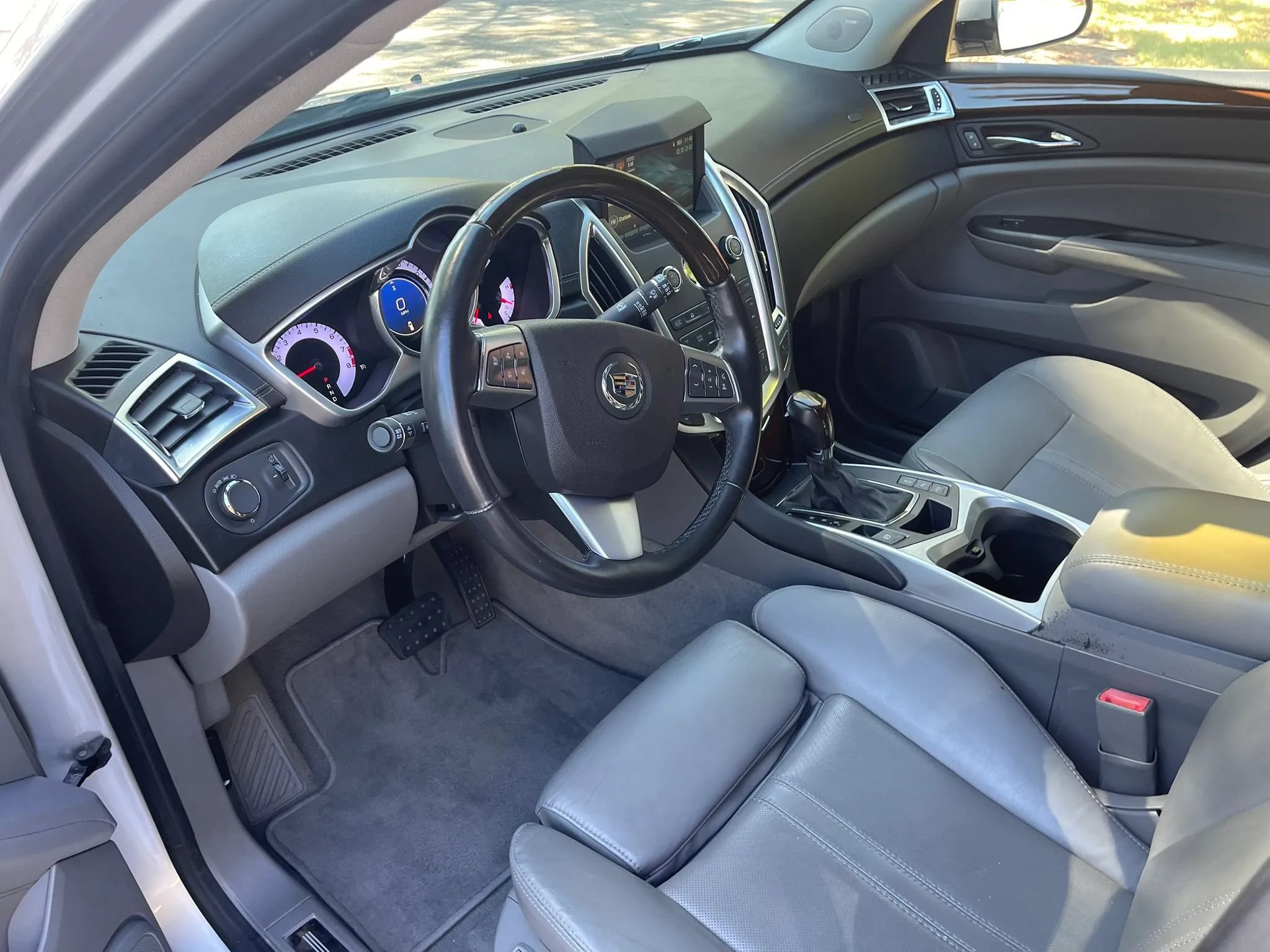 Used 2012 Cadillac SRX Luxury FWD image 11