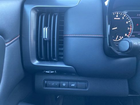 New 2025 Nissan Pathfinder Rock Creek image 28