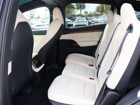 Used 2023 Tesla Model X image 34