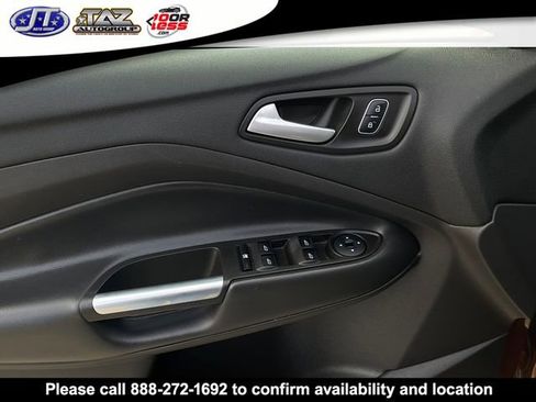 Used 2017 Ford Escape SE image 11