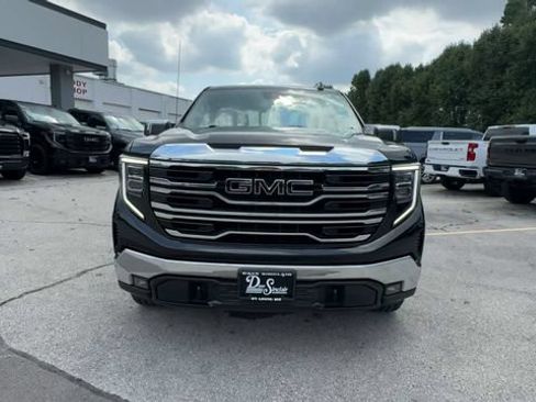 Used 2023 GMC Sierra 1500 SLT w/ SLT Premium Package AWD/4WD image 3
