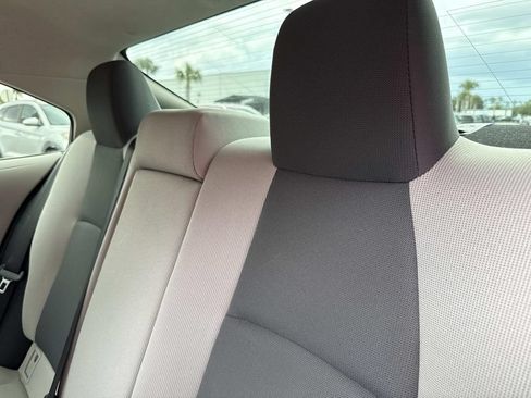 Used 2022 Toyota Corolla LE FWD image 14