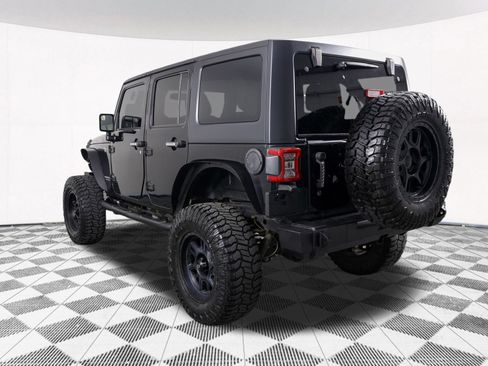 Used 2017 Jeep Wrangler Unlimited Rubicon w/ Connectivity Group AWD/4WD image 49