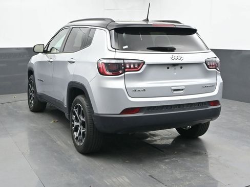 Used 2025 Jeep Compass Limited AWD/4WD image 9