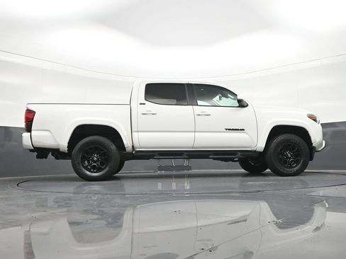 Used 2022 Toyota Tacoma SR5 RWD image 28