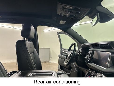 Used 2023 GMC Yukon XL Denali AWD/4WD image 23