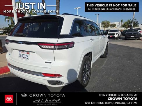 Used 2023 Jeep Grand Cherokee Overland w/ Luxury Tech Group IV AWD/4WD image 2