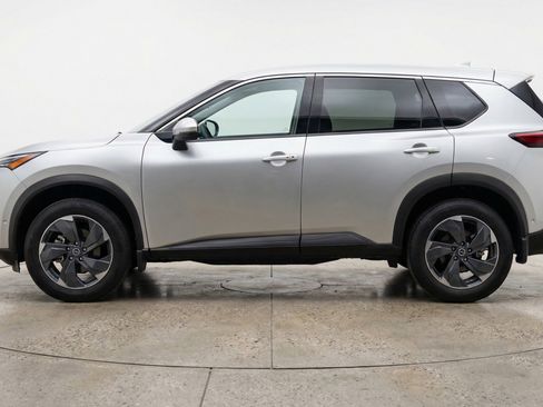Used 2025 Nissan Rogue SV image 5