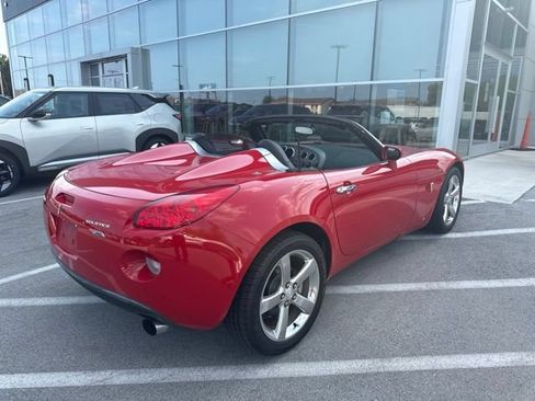 Used 2007 Pontiac Solstice Convertible RWD image 3