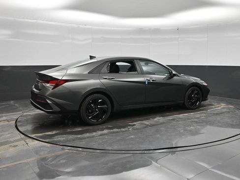 New 2026 Hyundai Elantra SEL Sport FWD image 8