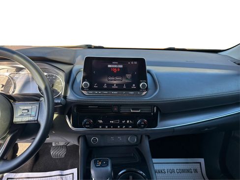 Used 2022 Nissan Rogue SV AWD/4WD image 17