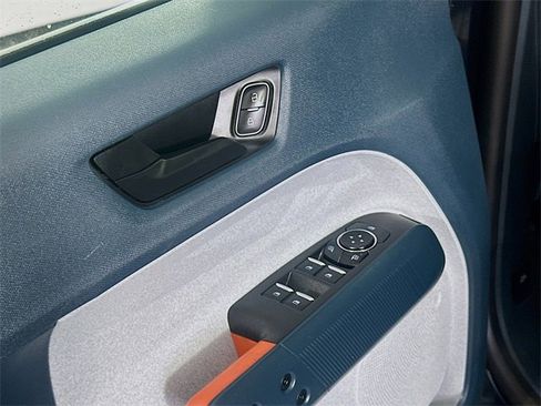 Used 2023 Ford Maverick XLT image 17