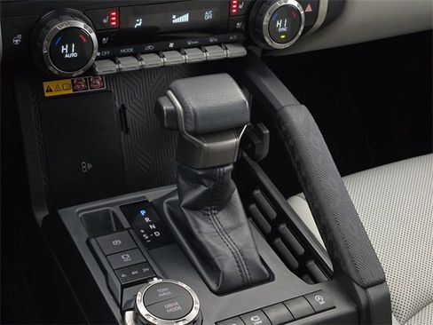 Certified 2024 Toyota Tacoma Limited w/ Limited Package (LT) image 20