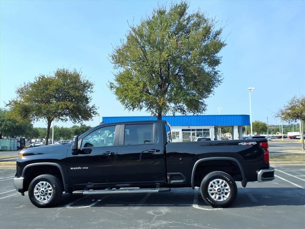 Used 2025 Chevrolet Silverado 2500 LT w/ Convenience Package AWD/4WD image 10
