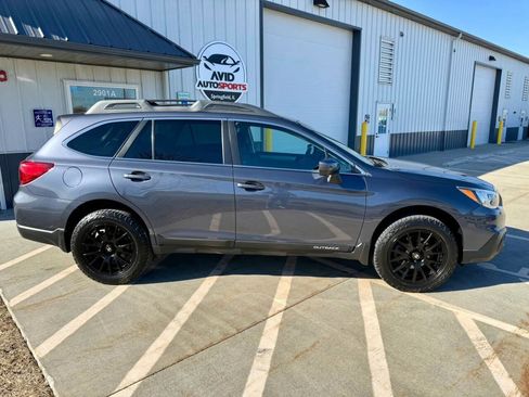 Used 2016 Subaru Outback 2.5i Premium image 9