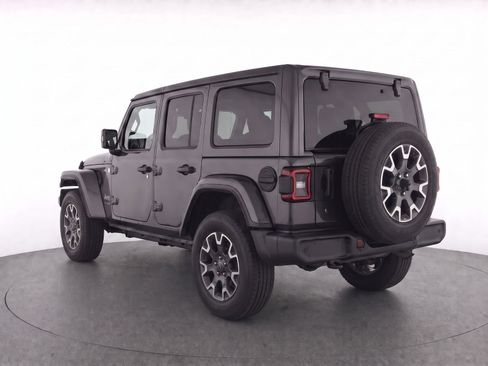 Used 2025 Jeep Wrangler Unlimited Sahara w/ Safety Group AWD/4WD image 7
