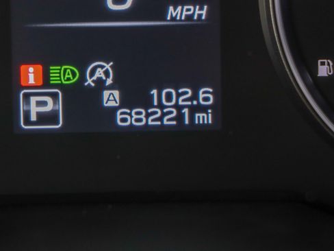 Used 2024 Subaru Outback Premium image 16