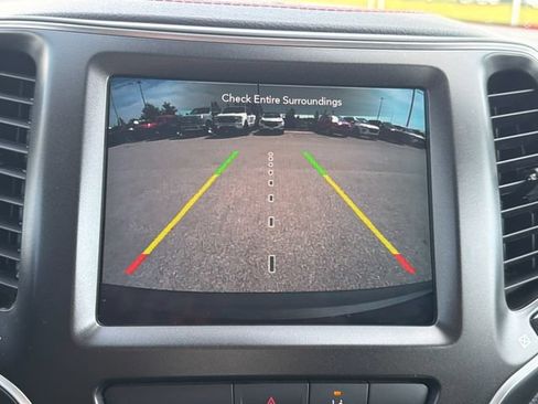 Used 2022 Jeep Cherokee Trailhawk w/ Sound & Nav Group AWD/4WD image 22