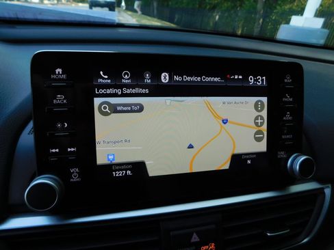 Used 2021 Honda Accord Touring image 4