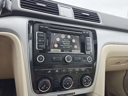 Used 2013 Volkswagen Passat TDI SE FWD image 11
