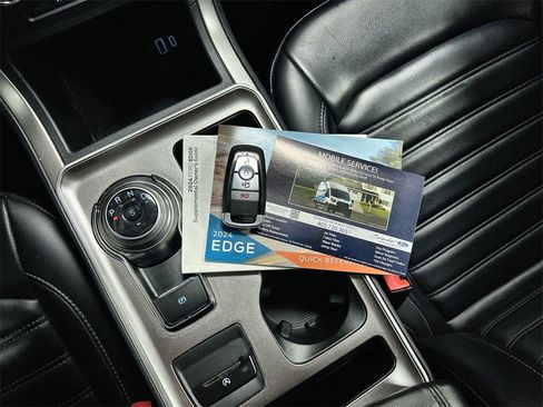 Used 2024 Ford Edge SEL image 11