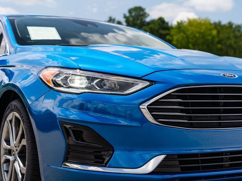 Used 2019 Ford Fusion SEL FWD image 10