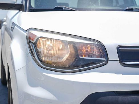 Used 2017 Kia Soul FWD image 4