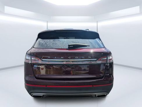 Used 2022 Lincoln Nautilus FWD w/ Premium Package image 4