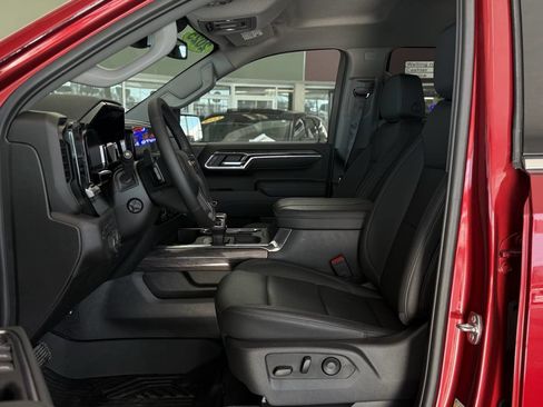Used 2025 Chevrolet Silverado 1500 LTZ image 24