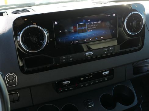 Used 2023 Mercedes-Benz Sprinter 2500 image 20
