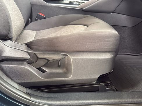 Used 2020 Toyota Camry LE image 20