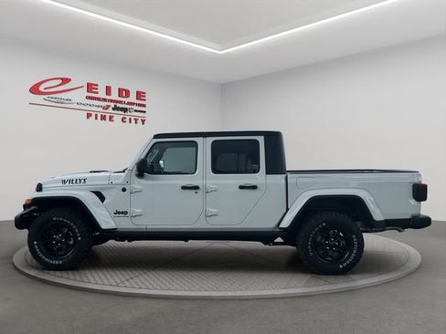 New 2025 Jeep Gladiator Willys image 2