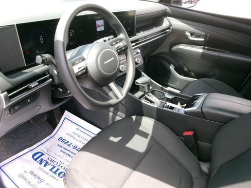 Used 2025 Hyundai Tucson SE FWD image 12